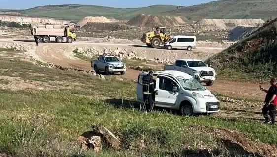 Mardin'de Feci Kaza: Dört Kişi Yaralandı, Seyir Halindeki Araç Şaşırttı!