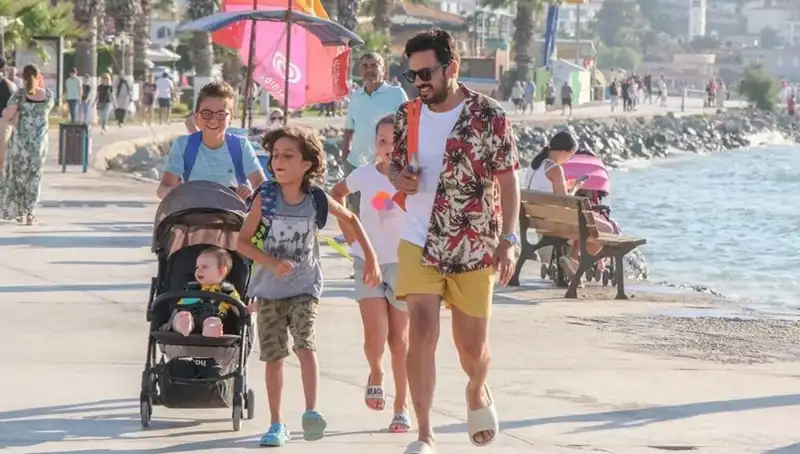 Ne Olacak Halim Filminin Oyuncuları ve Konusu: Bir Başka Dünya