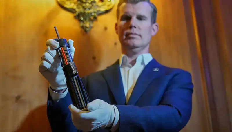 Darth Vader'ın İkonik Işın Kılıcı, Rekor Fiyata Satışa Çıktı!