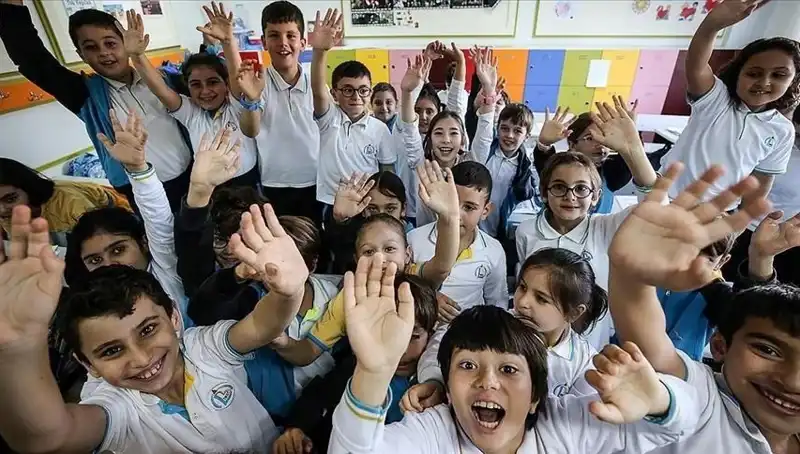 9 Gün Sonra Okullarda Zil Yeniden Çalıyor: Velilerin ve Öğrencilerin Beklentileri Neler?