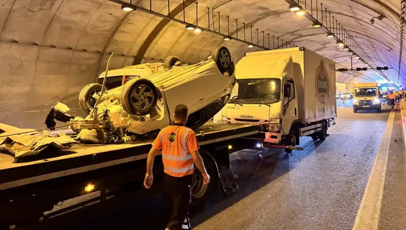 Kuzey Marmara Otoyolu'nda Trafik Kazası: Otomobil ve Kamyonet Çarpıştı