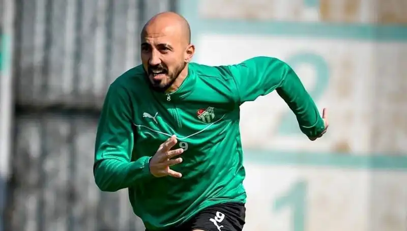 Milli Futbolcunun 2. Lig Yolculuğu: Kariyerinde Yeni Bir Sayfa Açılıyor