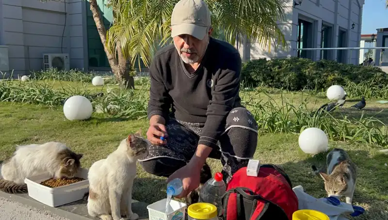 59 Yaşındaki Adamın Gündelik Yürüyüşü: Merhamet ve Azim Hikayesi
