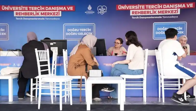 İstanbul'da Üniversite Tercih Danışma Merkezleri Hizmete Girdi