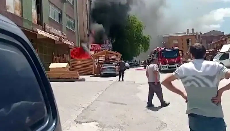 Ankara'da İş Yerlerinde Yangın Felaketi: Alevler Kenti Sardı