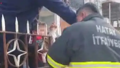 Hatay'da Şok Eden Kaza: Çocuğun Koluna Demir Korkuluk Saptı!